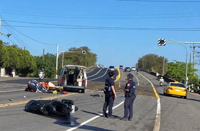 男子下班途中遇死劫，與機車擦撞倒地再遭混凝土車輾斃。（圖/翻攝臉書社群）