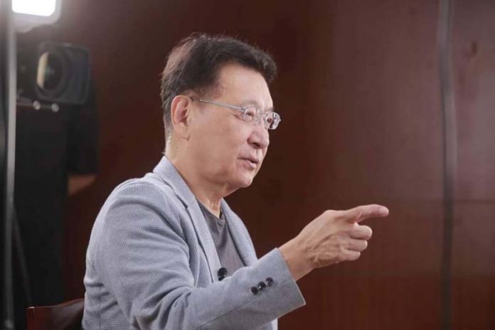 中廣董事長趙少康舉王建煊禮讓馬英九的往事，勸郭台銘「願賭服輸」。圖／取自趙少康臉書