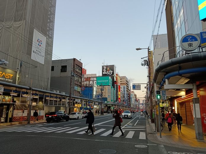 大阪電氣街是條時光隧道，裏面的古董玩具可以帶您回到數十年前。