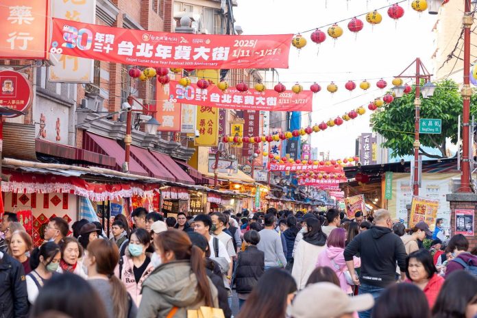 台北年貨大街人潮滿滿　年味指數爆表